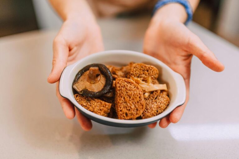 L’Art Culinaire du Tajine: Un Voyage à Travers les Saveurs du Maghreb