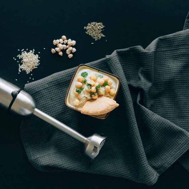 Couscous Marocain Traditionnel : Un Voyage Culinaire au Cœur du Maghreb