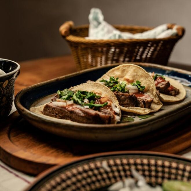 Mloukhia Tunisienne Traditionnelle : Un Voyage Culinaire Authentique