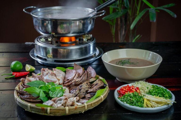 Chorba Algérienne aux Langues d’Oiseaux : Un Voyage Culinaire Authentique