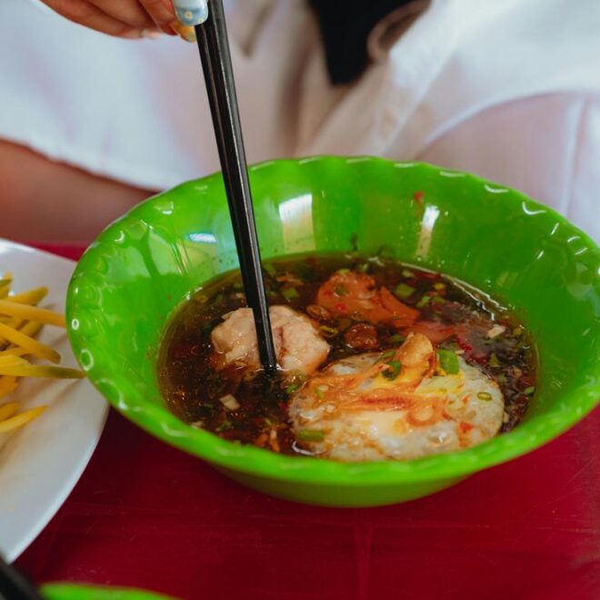 Chorba Tunisienne Épicée : Un Voyage Culinaire Audacieux