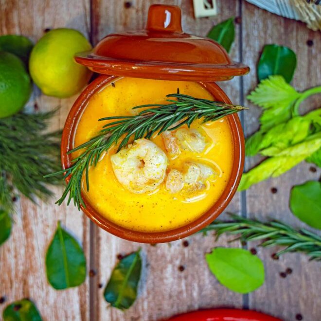 Chorba Tunisienne aux Langues d’Oiseaux : Un Voyage Culinaire Authentique