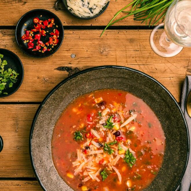 Harira Algérienne aux Lentilles : Un Trésor Culinaire du Maghreb