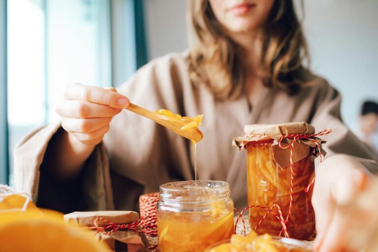 Mhadjeb Algérien Farci: L’Art Culinaire Maghrébin à Son Apogée