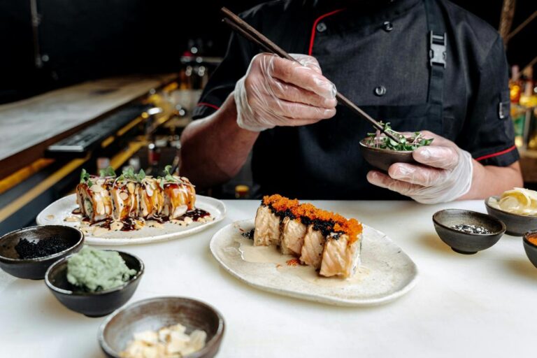 Mloukhia Algérienne en Sauce: Un Voyage Culinaire Authentique