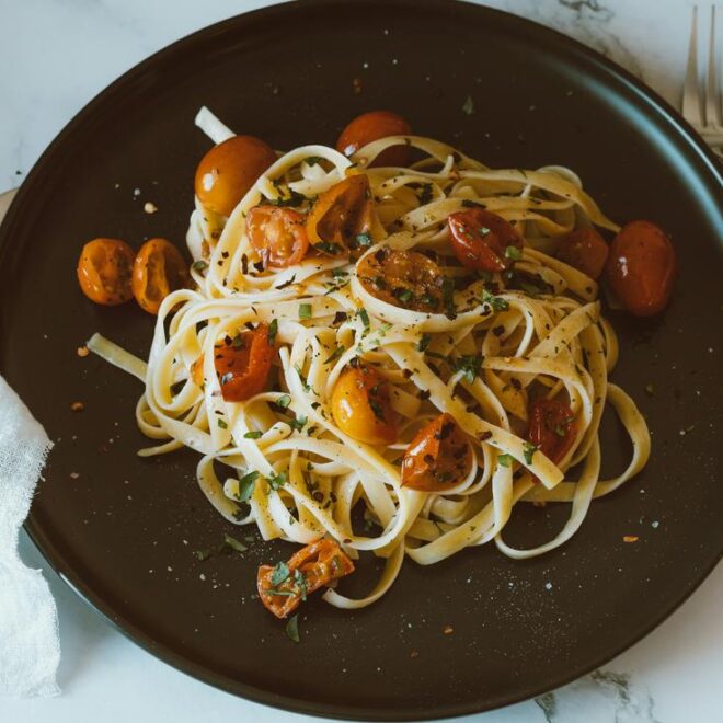 Ojja Tunisienne aux Merguez : Un Voyage Culinaire Authentique